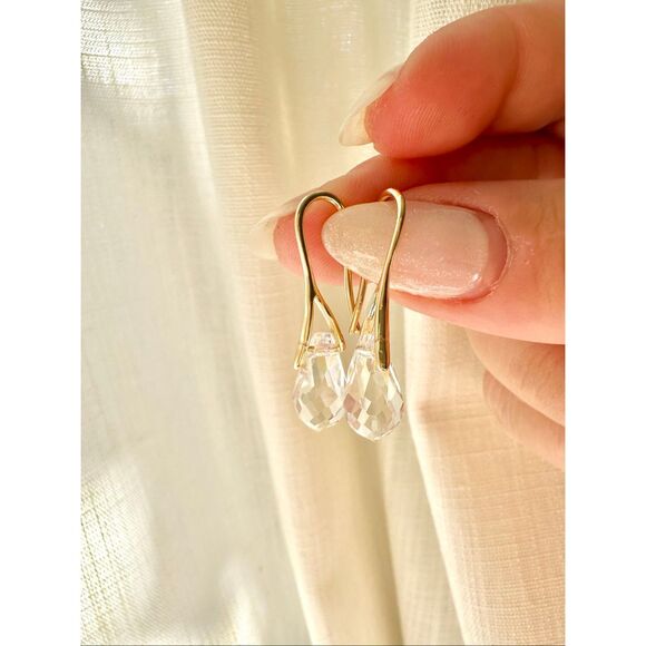 Iridescent teardrop dangle earrings - Picture 9 of 11